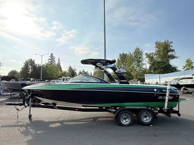 Slide: The Image of Malibu Wakesetter 23' 2007 - 3