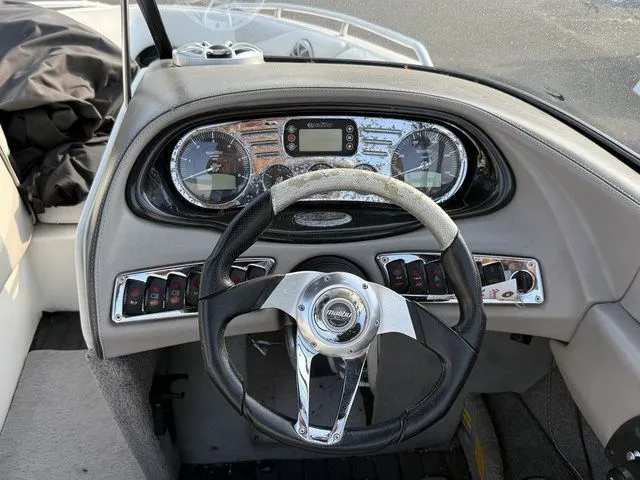 Slide: The Image of Malibu Wakesetter 23' 2007 - 6