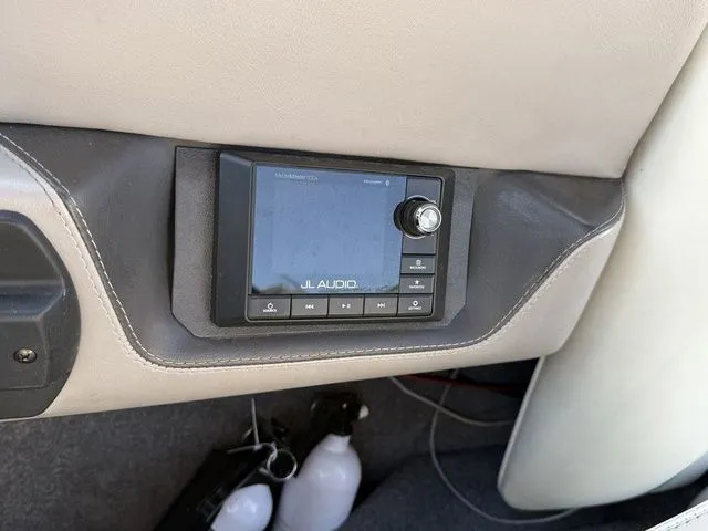 Slide: The Image of Malibu Wakesetter 23' 2007 - 7