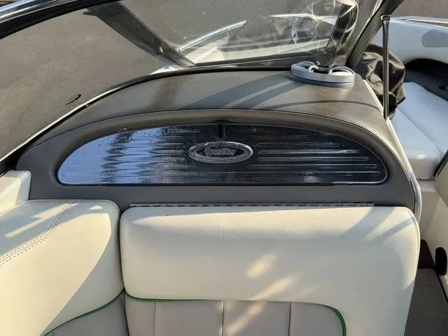 Slide: The Image of Malibu Wakesetter 23' 2007 - 8