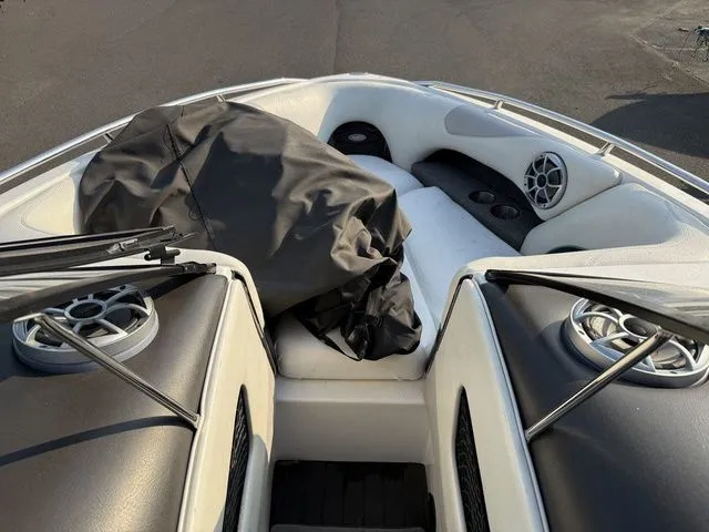 Slide: The Image of Malibu Wakesetter 23' 2007 - 9