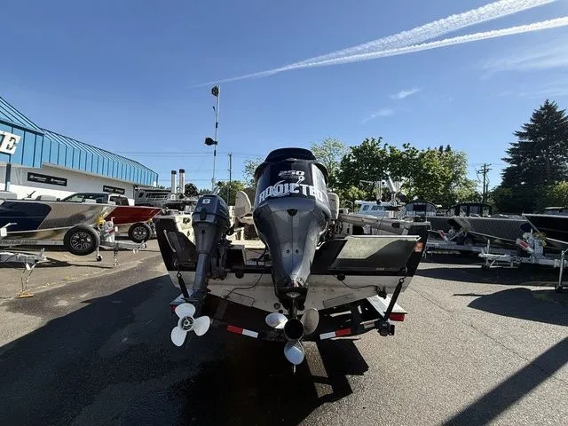 Slide: The Image of Crestliner Tournament TS 202 20' 2000 - 9