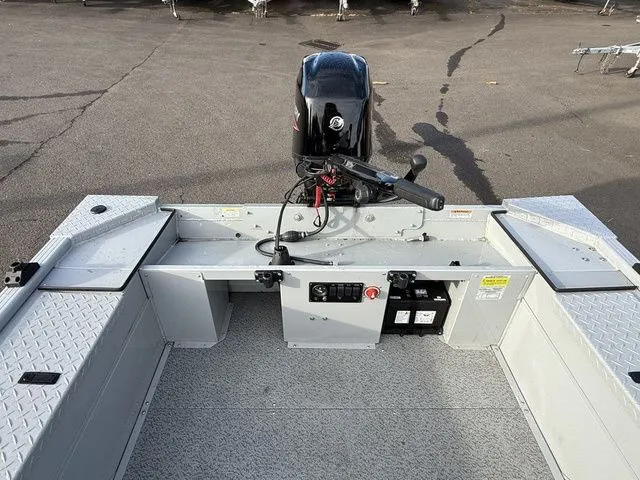 Slide: The Image of Smoker Craft Sportsman 1660 2023 - 13