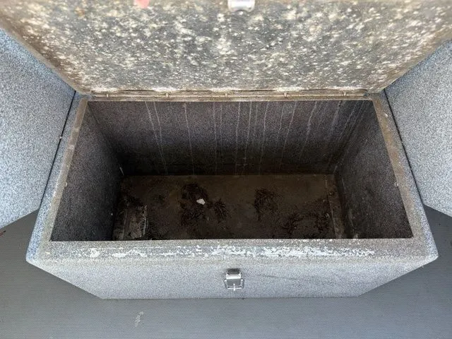 Slide: The Image of Alumaweld Stryker 20' 2004 - 16