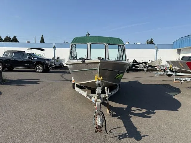 Slide: The Image of Alumaweld Stryker 20' 2004 - 3