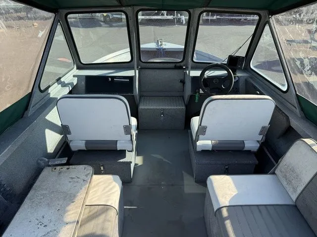 Slide: The Image of Alumaweld Stryker 20' 2004 - 4