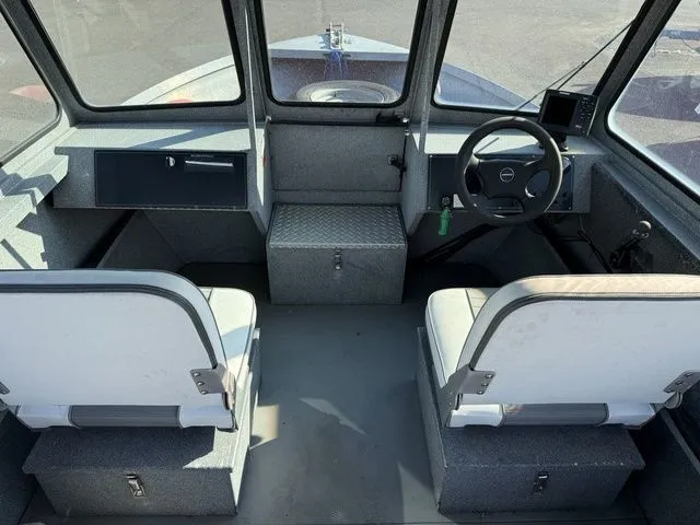 Slide: The Image of Alumaweld Stryker 20' 2004 - 5