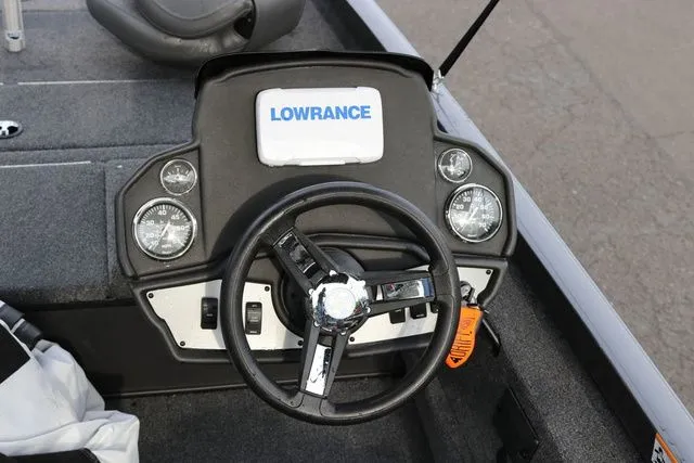 Slide: The Image of Ranger Boats 178C 2020 - 8