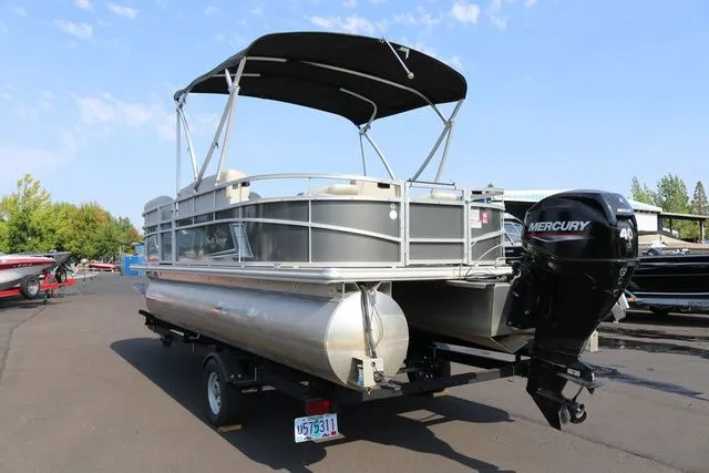 Slide: The Image of SunChaser Vista Fish 20' Pontoon 2021 - 26