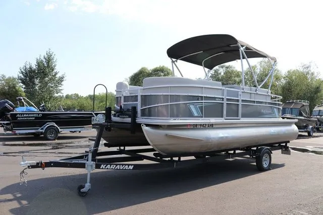 Slide: The Image of SunChaser Vista Fish 20' Pontoon 2021 - 4