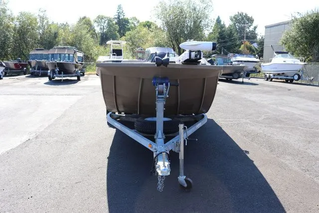 Slide: The Image of Smoker Craft Sportsman 1866 2022 - 15