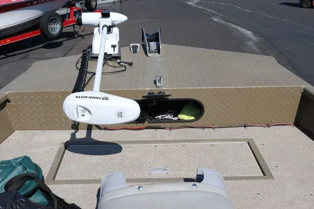 Slide: The Image of Smoker Craft Sportsman 1866 2022 - 5