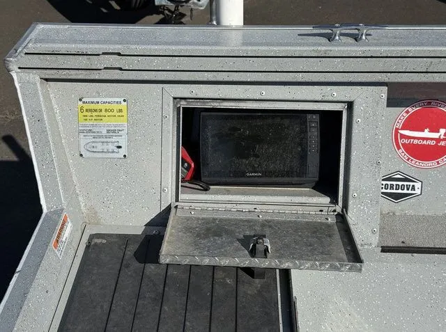 Slide: The Image of Smoker Craft Pro Vee 18' 2021 - 12