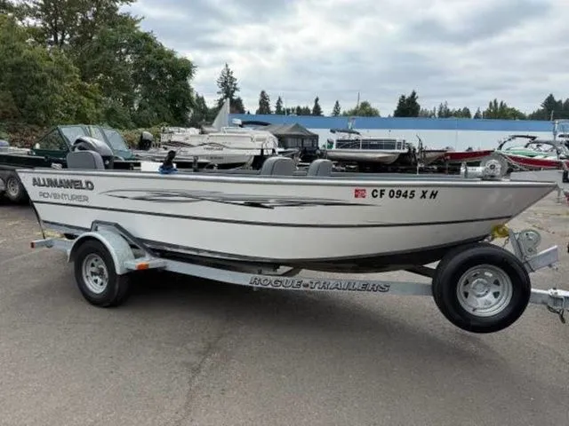 Slide: The Image of Alumaweld Adventurer 18 2021 - 4