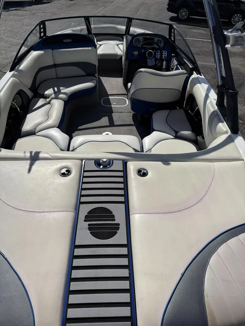 Slide: The Image of Malibu Wakesetter 20VTX 2011 - 6