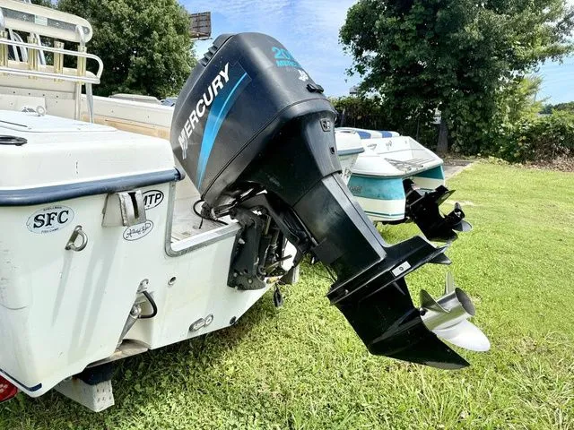 Slide: The Image of Sea Fox 237 Center Console 2002 - 3