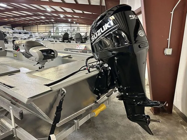 Slide: The Image of Xtreme Boats XT 182SS 2026 - 10