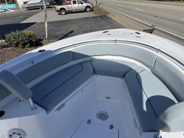 Slide: The Image of Sportsman Heritage 231 Center Console 2026 - 3