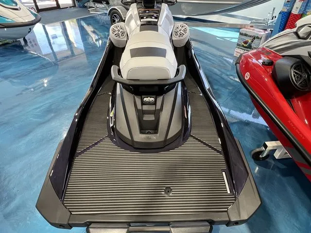 Slide: The Image of Yamaha WaveRunner VX 2026 - 6