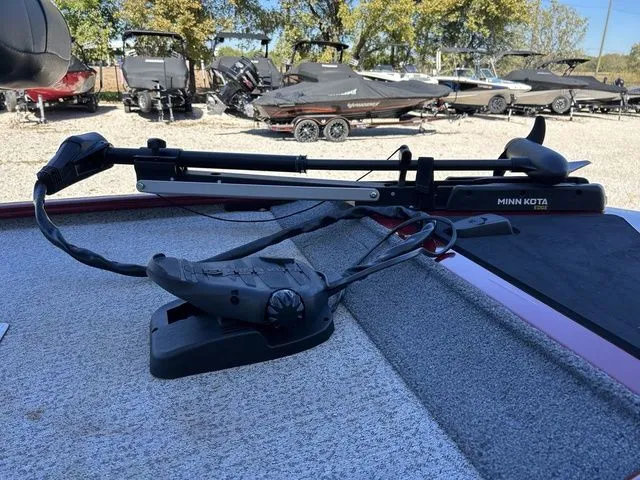 Slide: The Image of Tracker Pro 170 2021 - 15