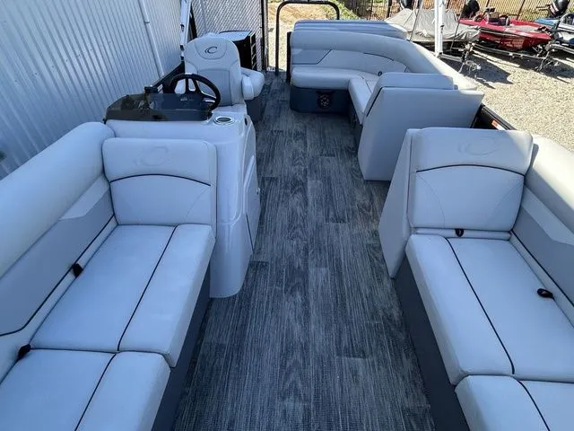 Slide: The Image of Crest Classic LX 220 L 2022 - 12