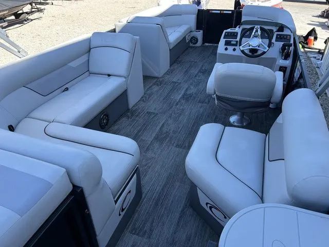 Slide: The Image of Crest Classic LX 220 L 2022 - 6