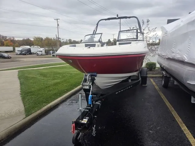 Slide: The Image of Bayliner VR5 Bowrider I/O 2019 - 3