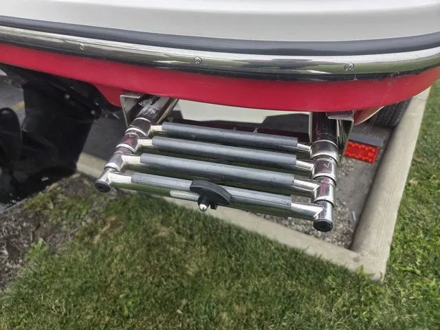 Slide: The Image of Bayliner VR5 Bowrider I/O 2019 - 5