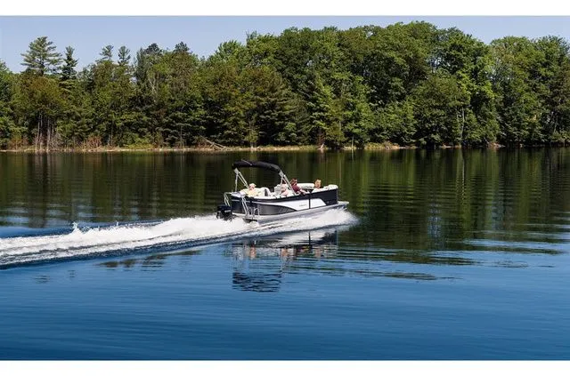 Slide: The Image of Crest CLASSIC FISH 200 C4 W/60HP 2023 - 4