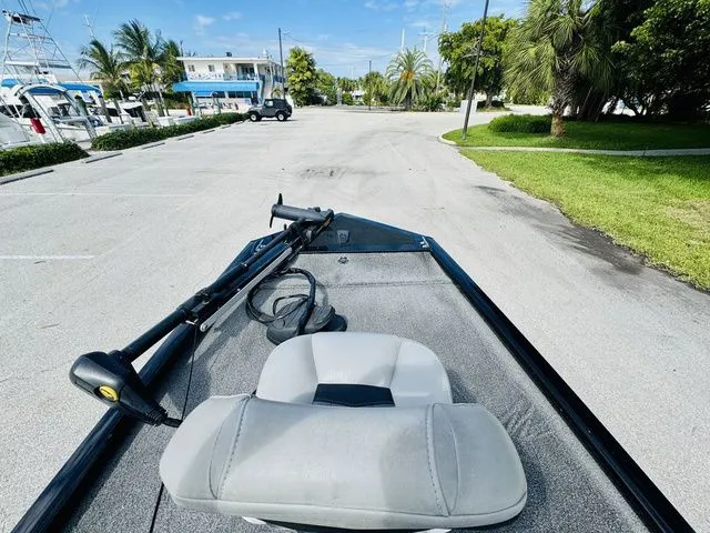 Slide: The Image of Tracker Pro 160 2018 - 10