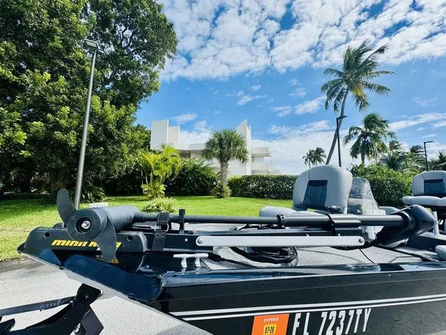 Slide: The Image of Tracker Pro 160 2018 - 11