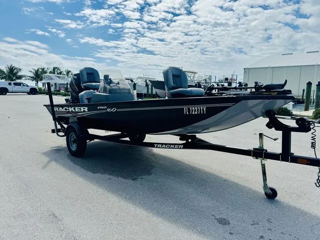 Slide: The Image of Tracker Pro 160 2018 - 14