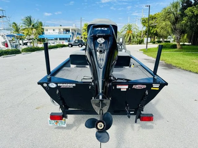 Slide: The Image of Tracker Pro 160 2018 - 4