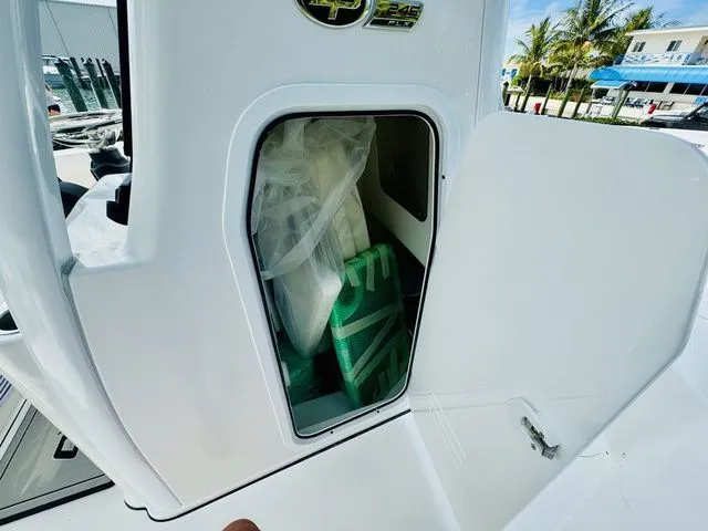 Slide: The Image of Sea Pro 245FLX Sandbar 2026 - 16