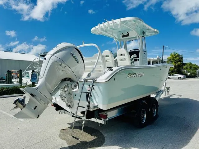 Slide: The Image of Sea Pro 245FLX Sandbar 2026 - 20