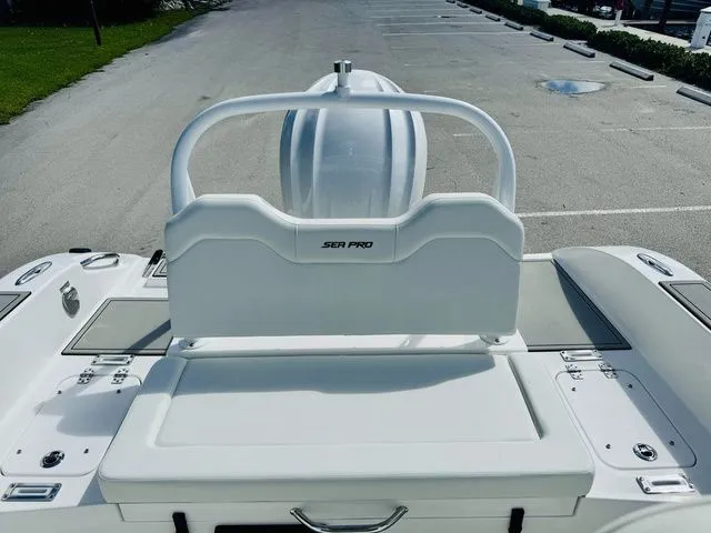 Slide: The Image of Sea Pro 245FLX Sandbar 2026 - 6