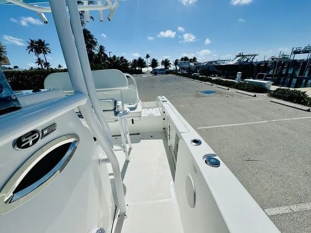 Slide: The Image of Sea Pro 225FLX Sandbar 2026 - 11