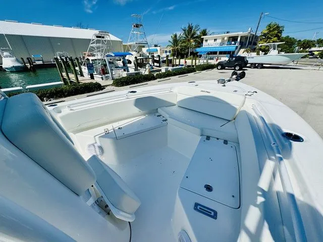 Slide: The Image of Sea Pro 225FLX Sandbar 2026 - 14
