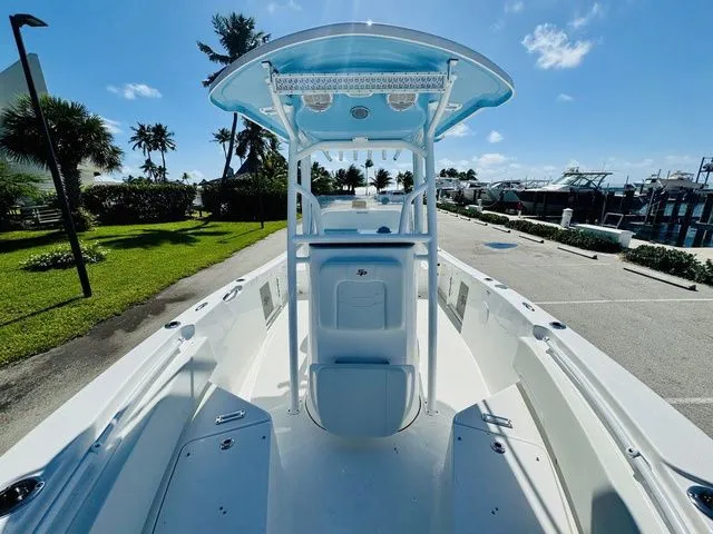 Slide: The Image of Sea Pro 225FLX Sandbar 2026 - 17