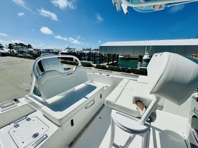 Slide: The Image of Sea Pro 225FLX Sandbar 2026 - 6