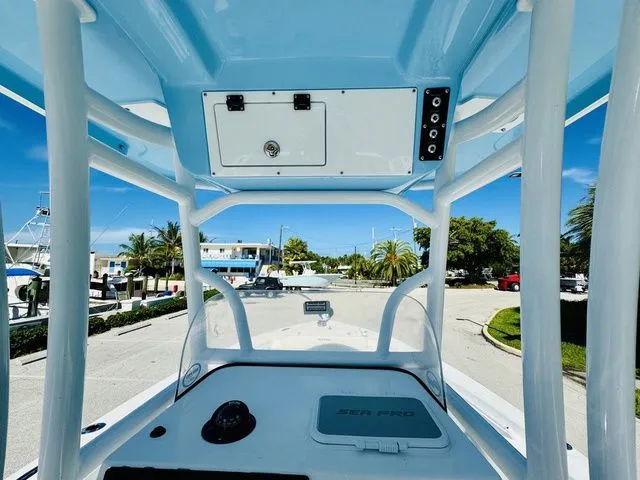 Slide: The Image of Sea Pro 225FLX Sandbar 2026 - 9