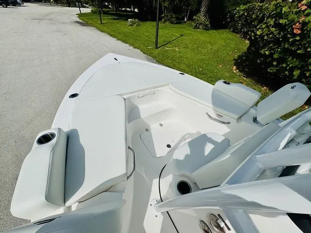 Slide: The Image of Sea Pro 210 DLX 2026 - 13