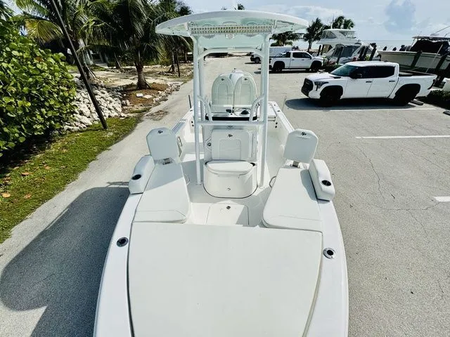 Slide: The Image of Sea Pro 210 DLX 2026 - 16