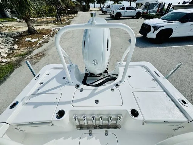 Slide: The Image of Sea Pro 210 DLX 2026 - 5