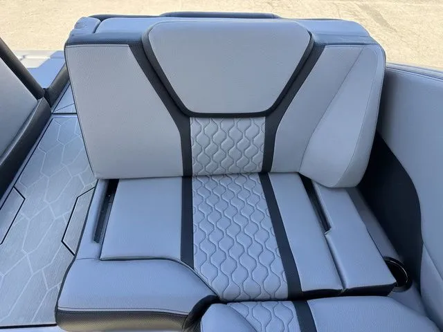 Slide: The Image of Yamaha 255XD 2026 - 17