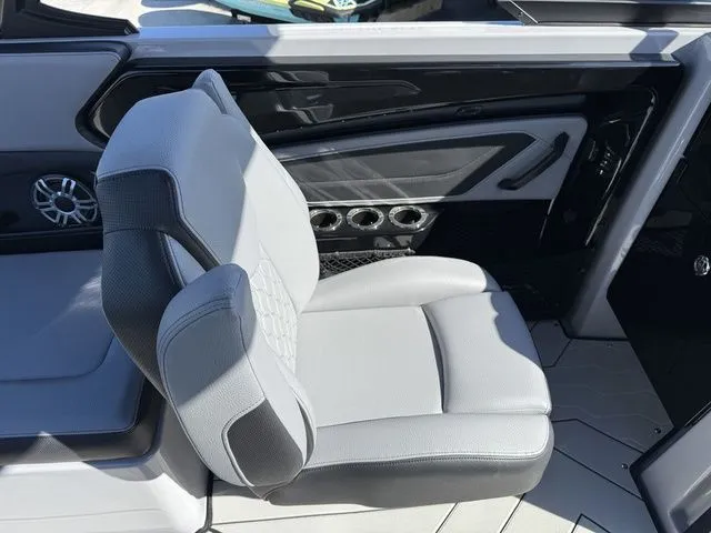 Slide: The Image of Yamaha 255XD 2026 - 19