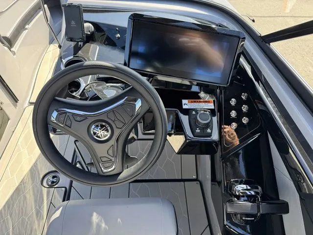 Slide: The Image of Yamaha 255XD 2026 - 23