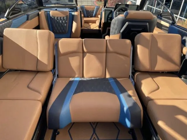 Slide: The Image of Malibu M230 2025 - 13