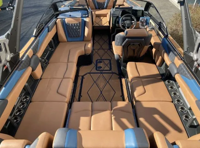 Slide: The Image of Malibu M230 2025 - 15