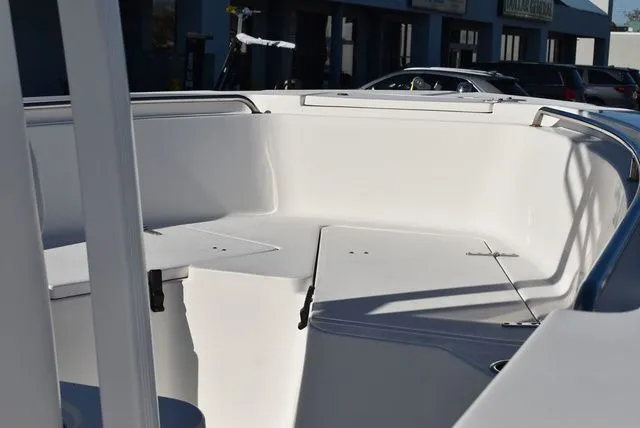 Slide: The Image of Sea Hunt Triton 210 2014 - 16